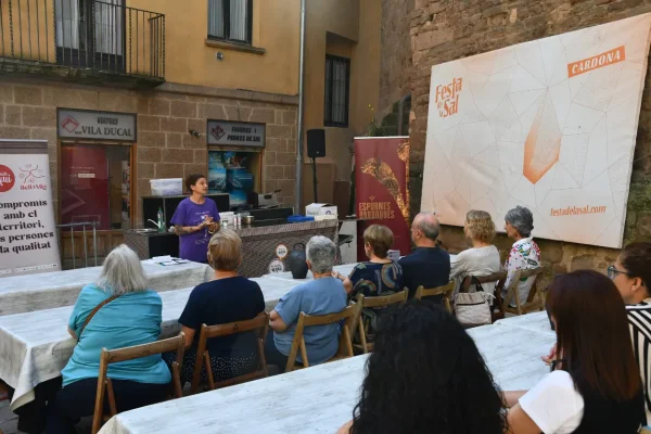 La joia de cuinar malves amb Valeria de Luca