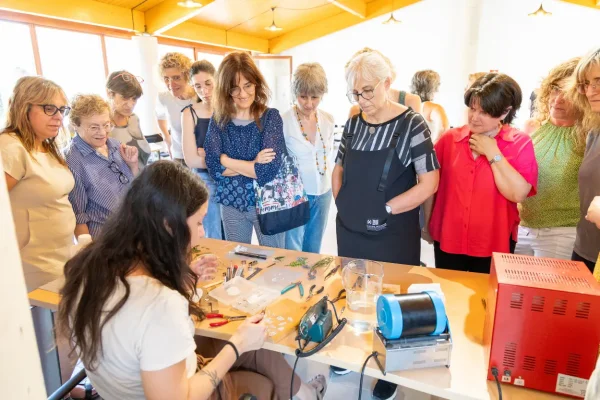 Fes la teva joia amb Carla Bellera i Adrià Pujol