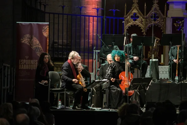 Més de 750 persones omplen de gom a gom la Seu de Manresa pel concert inaugural amb Jordi Savall